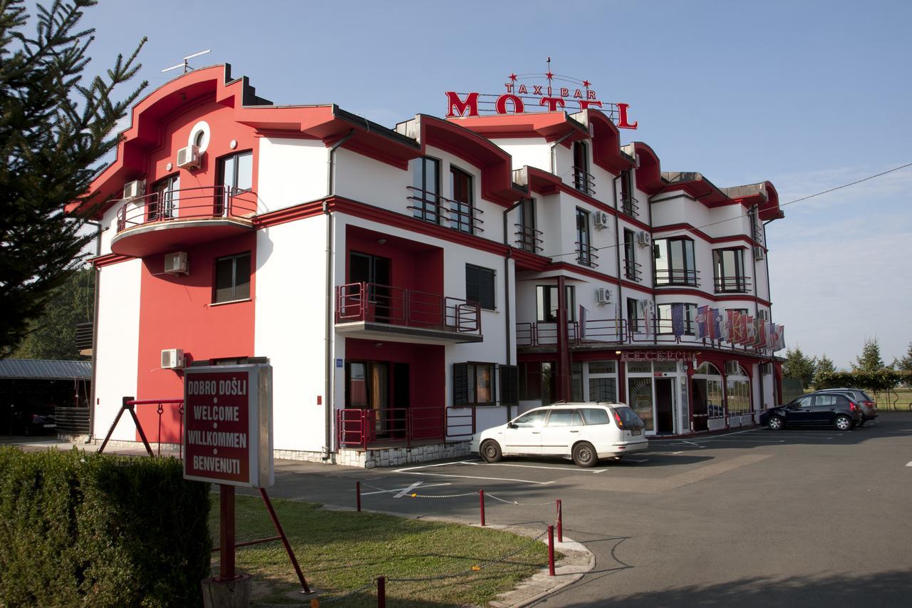 出租车酒吧汽车旅馆 格拉迪什卡 外观 照片