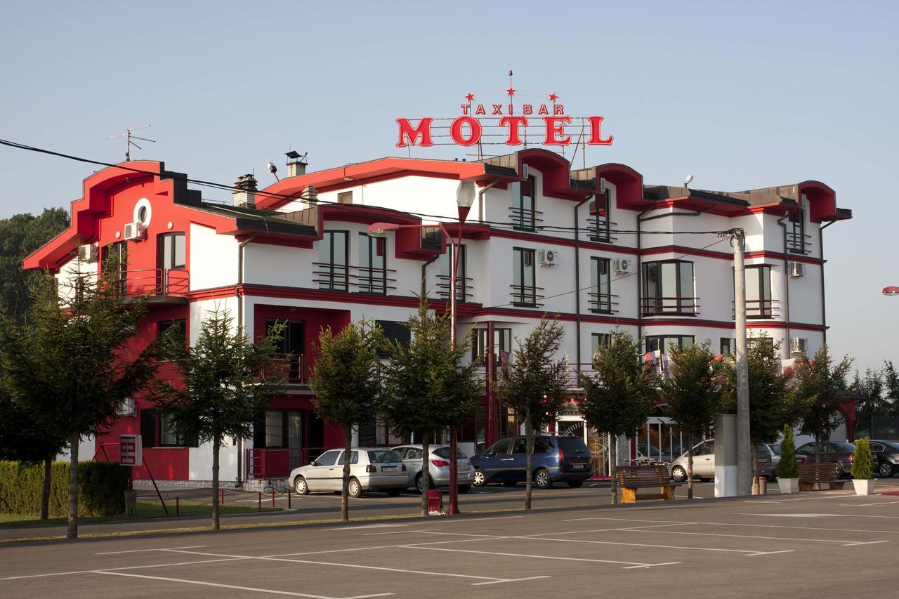 出租车酒吧汽车旅馆 格拉迪什卡 外观 照片